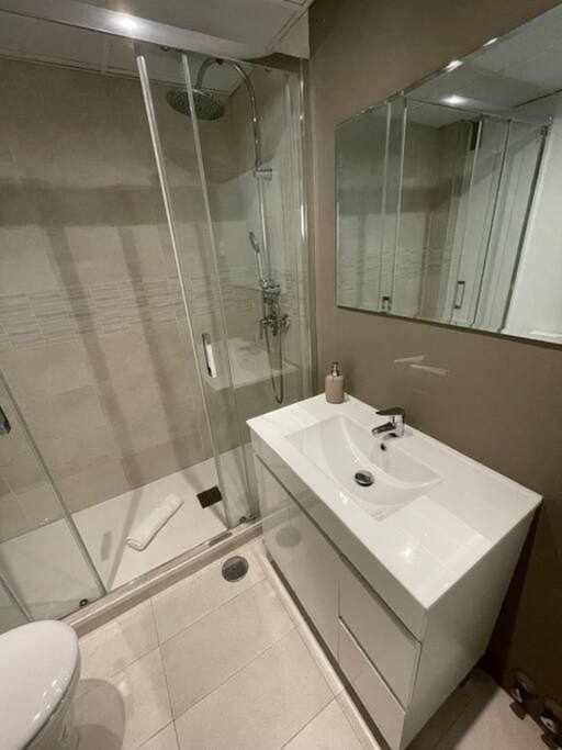 Apartamento IV Alcalaretiro Ideal Parejas 马德里 外观 照片